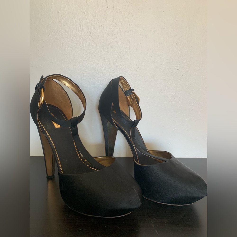 Vintage Report Signature Guarda Mary Jane Stiletto Platform heel 9